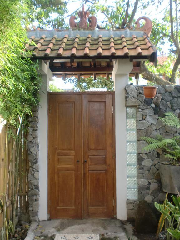 Villa Bougenville Yogyakarta Esterno foto